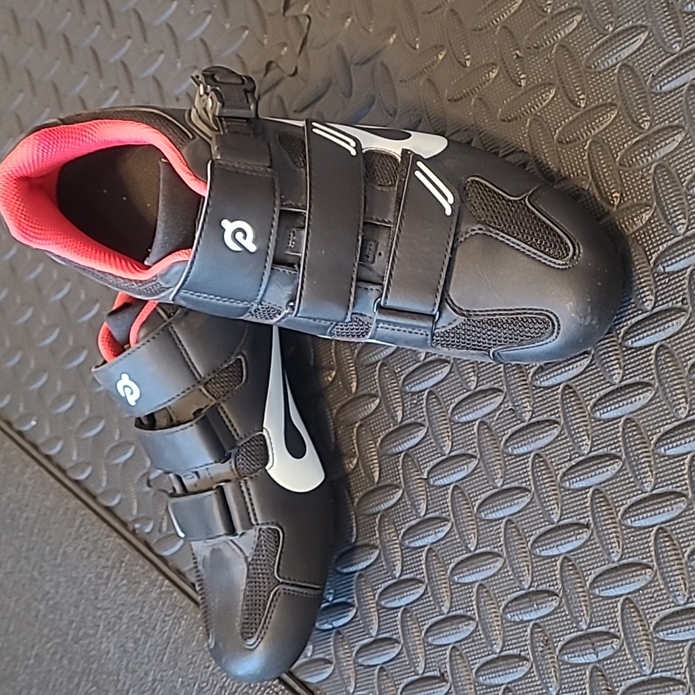 Peloton Red And Black Shoes (WITHOUT cleat)